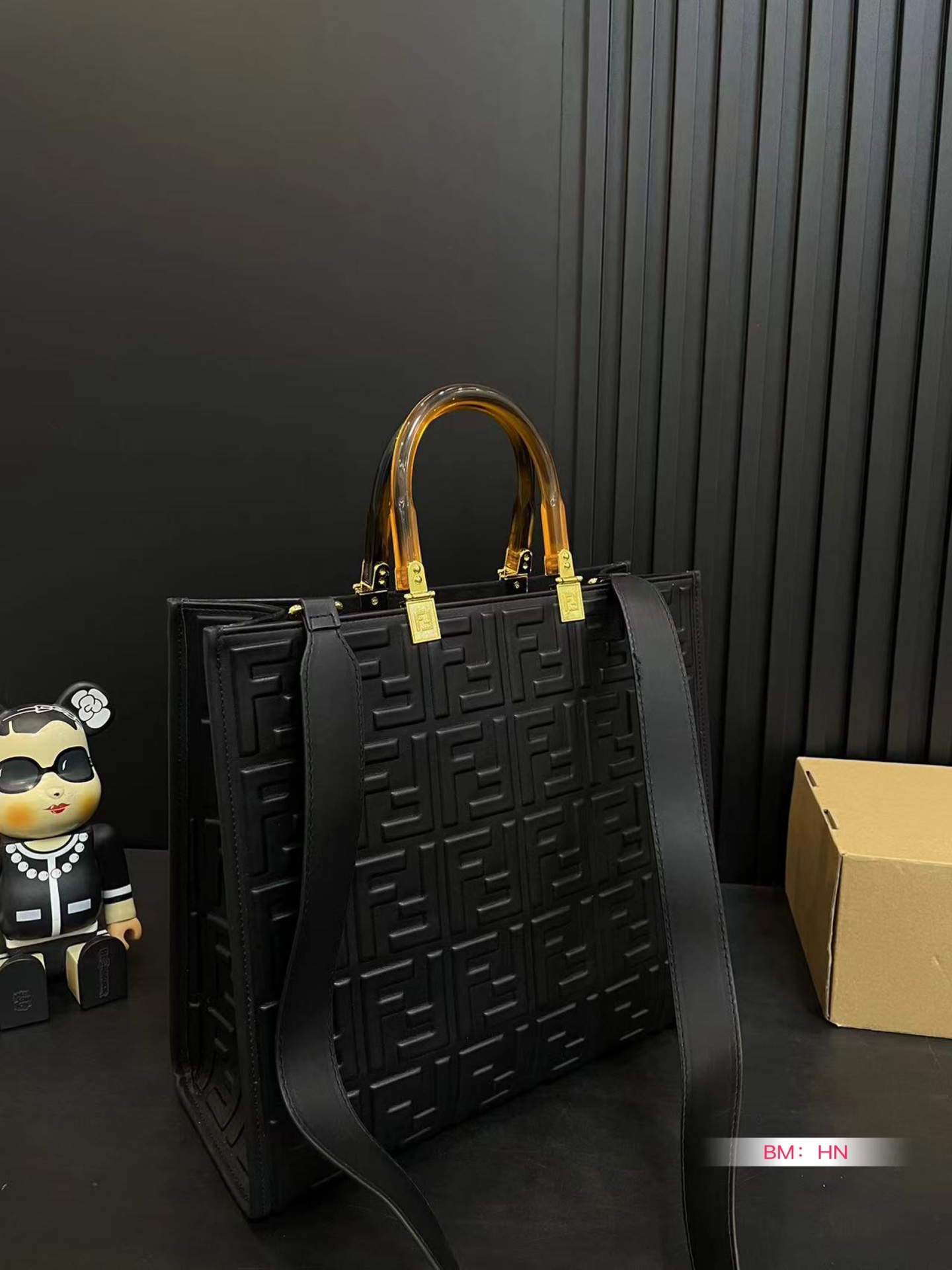 F-I Versatile and versatile, different styles can hold windbreakers with great looks.