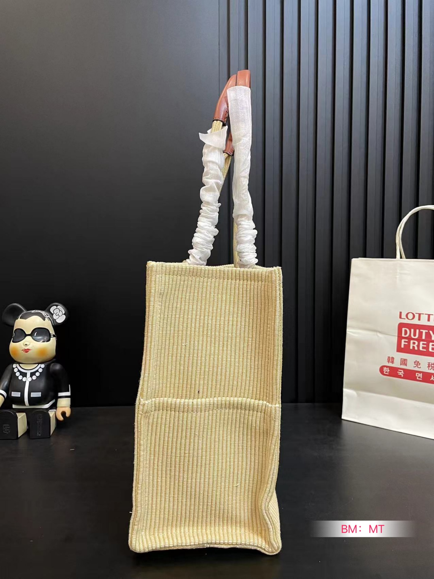 C-E  tote bag has a high quality. Super large capacity and durable.