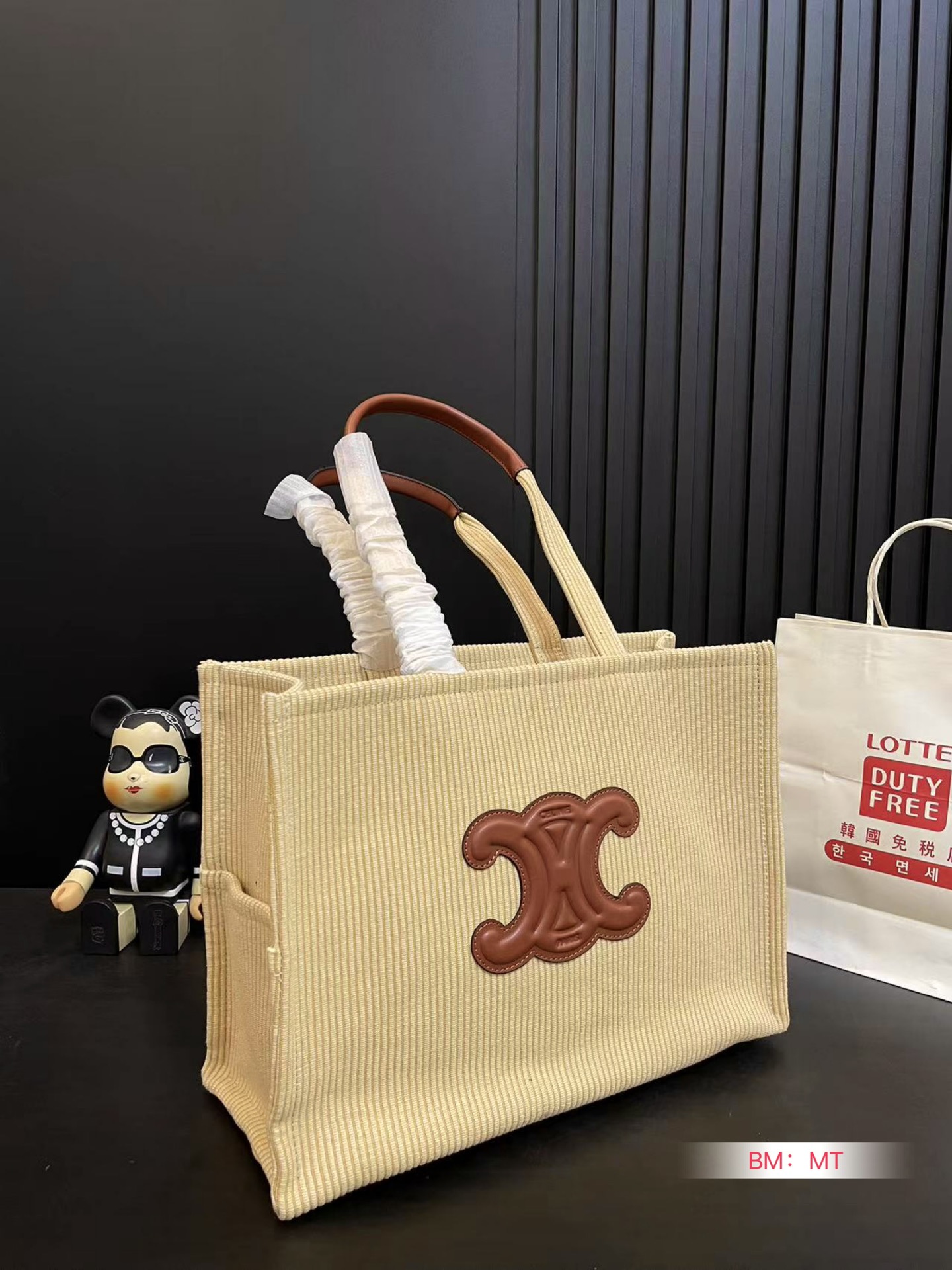 C-E  tote bag has a high quality. Super large capacity and durable.