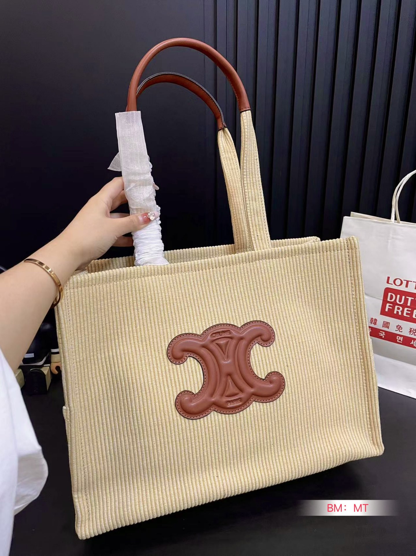 C-E  tote bag has a high quality. Super large capacity and durable.