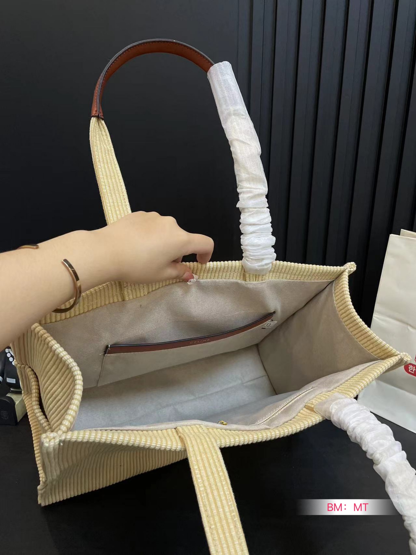 C-E  tote bag has a high quality. Super large capacity and durable.