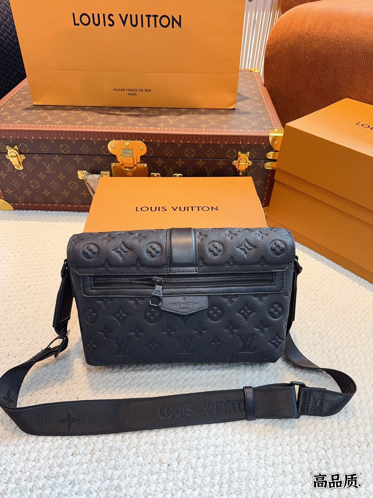 L-V Outdoor series shoulder bag/messenger bag is really classic and durable.