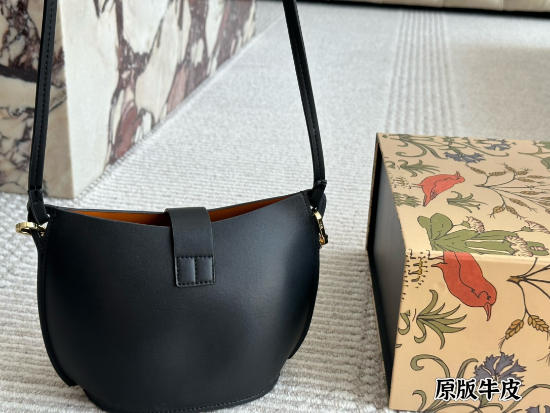 L-E Calfskin bucket bag shoulder bag diagonal handbag