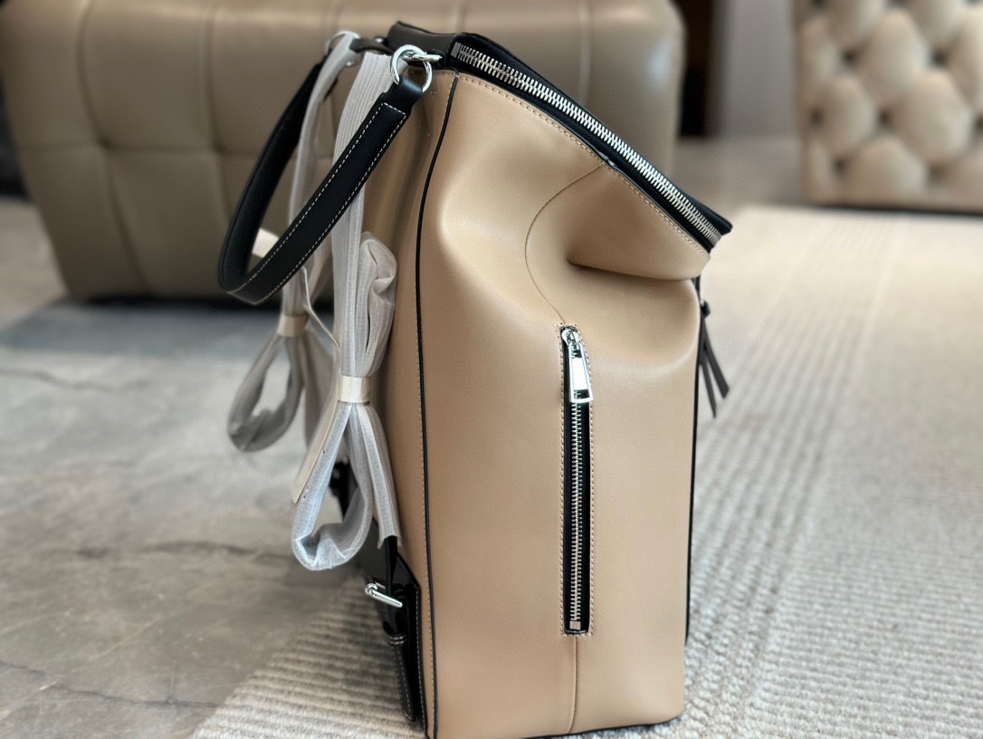 L-E Goya Small Backpack New Men's Backpack Men's Backpack