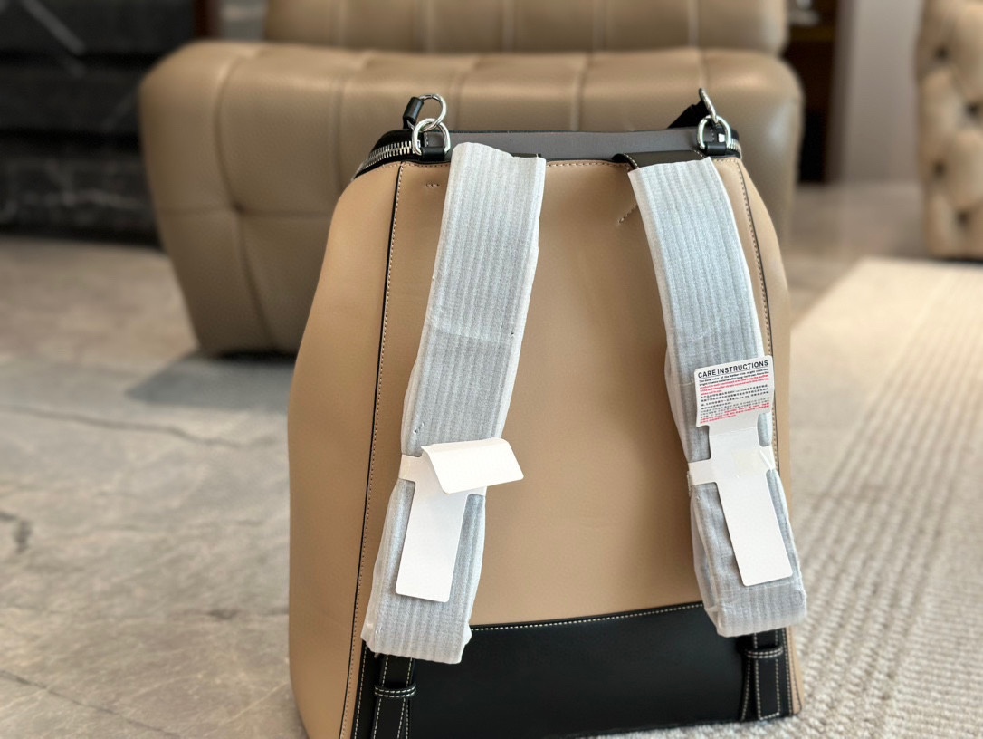 L-E Goya Small Backpack New Men's Backpack Men's Backpack