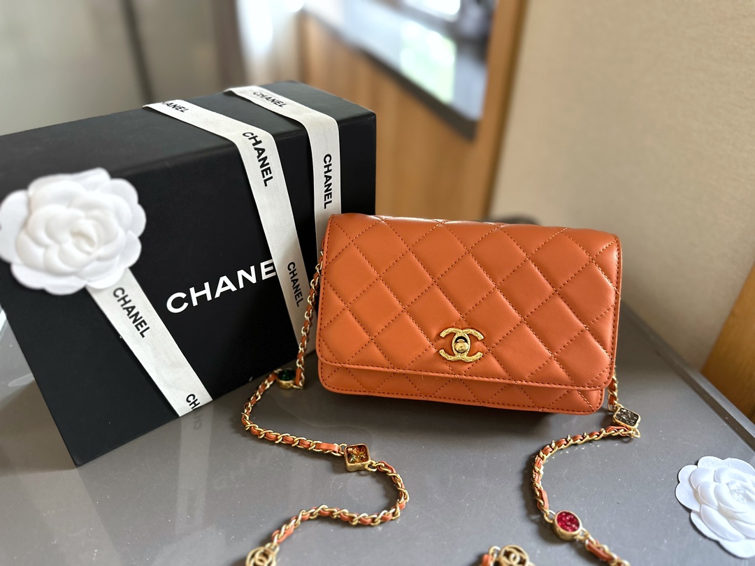 C-L Design of knob buckle for 24A gemstone chain woc fortune bag