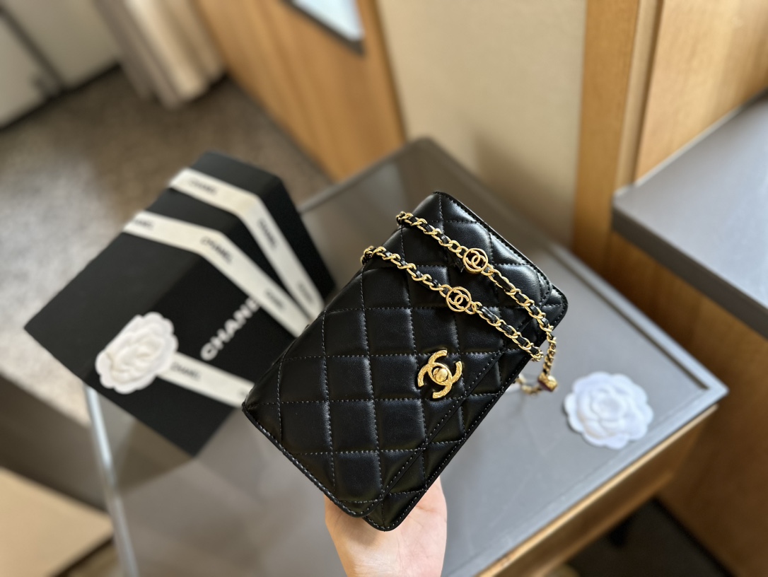 C-L Design of knob buckle for 24A gemstone chain woc fortune bag