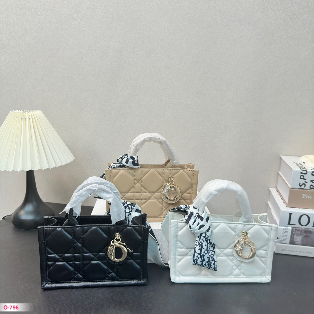 D-R Essential Mini Tote oversized rattan check quilting.