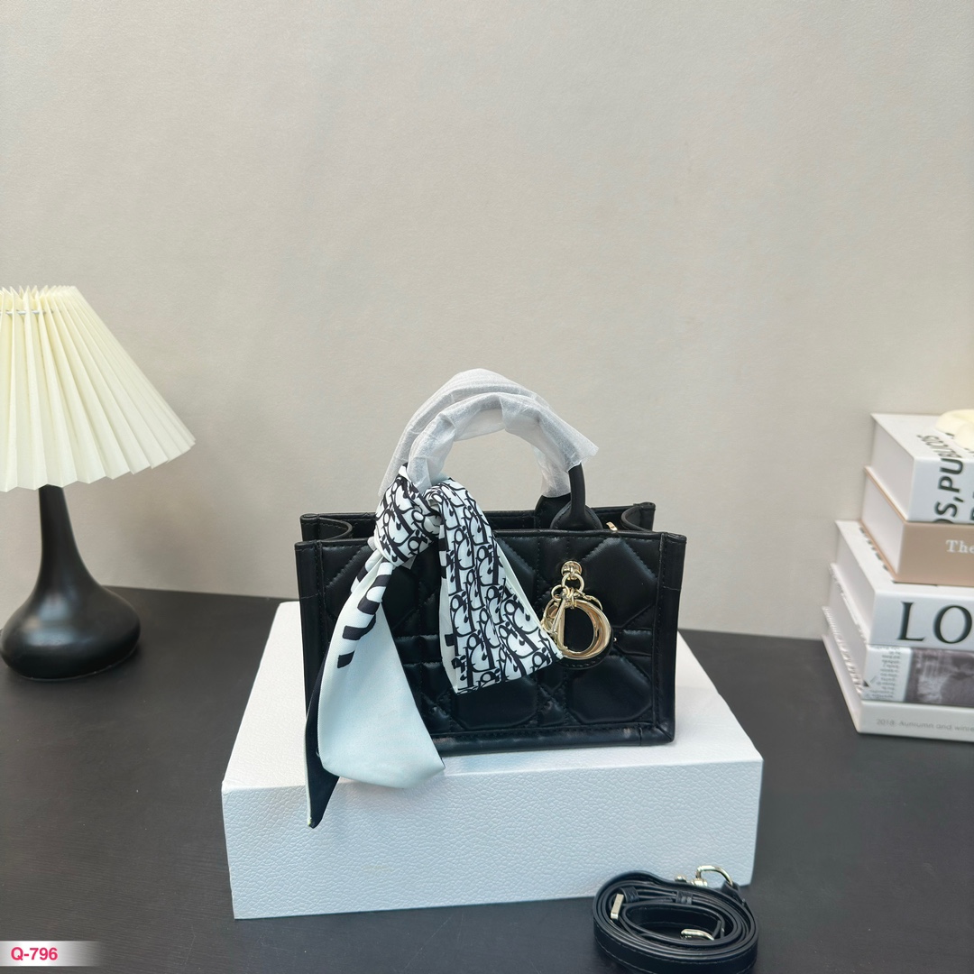 D-R Essential Mini Tote oversized rattan check quilting.