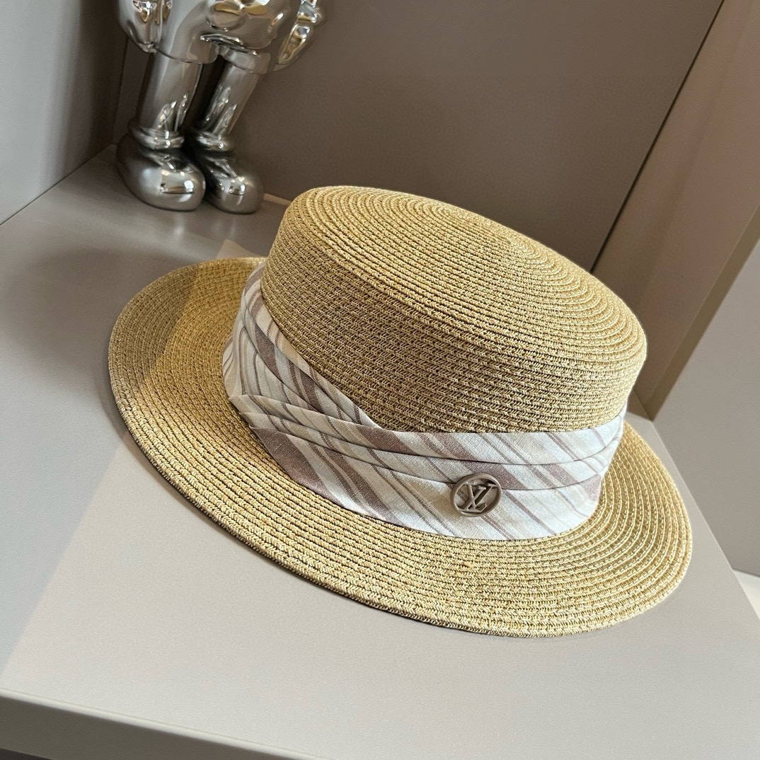 L-V New straw hat, flat top hat, head circumference 57cm.