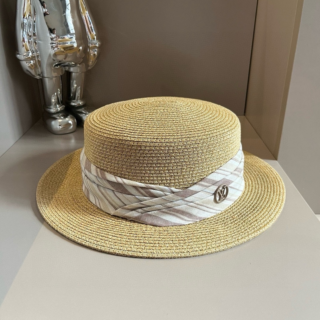 L-V New straw hat, flat top hat, head circumference 57cm.