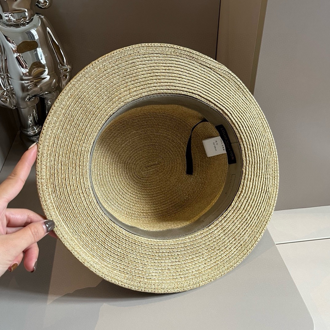L-V New straw hat, flat top hat, head circumference 57cm.