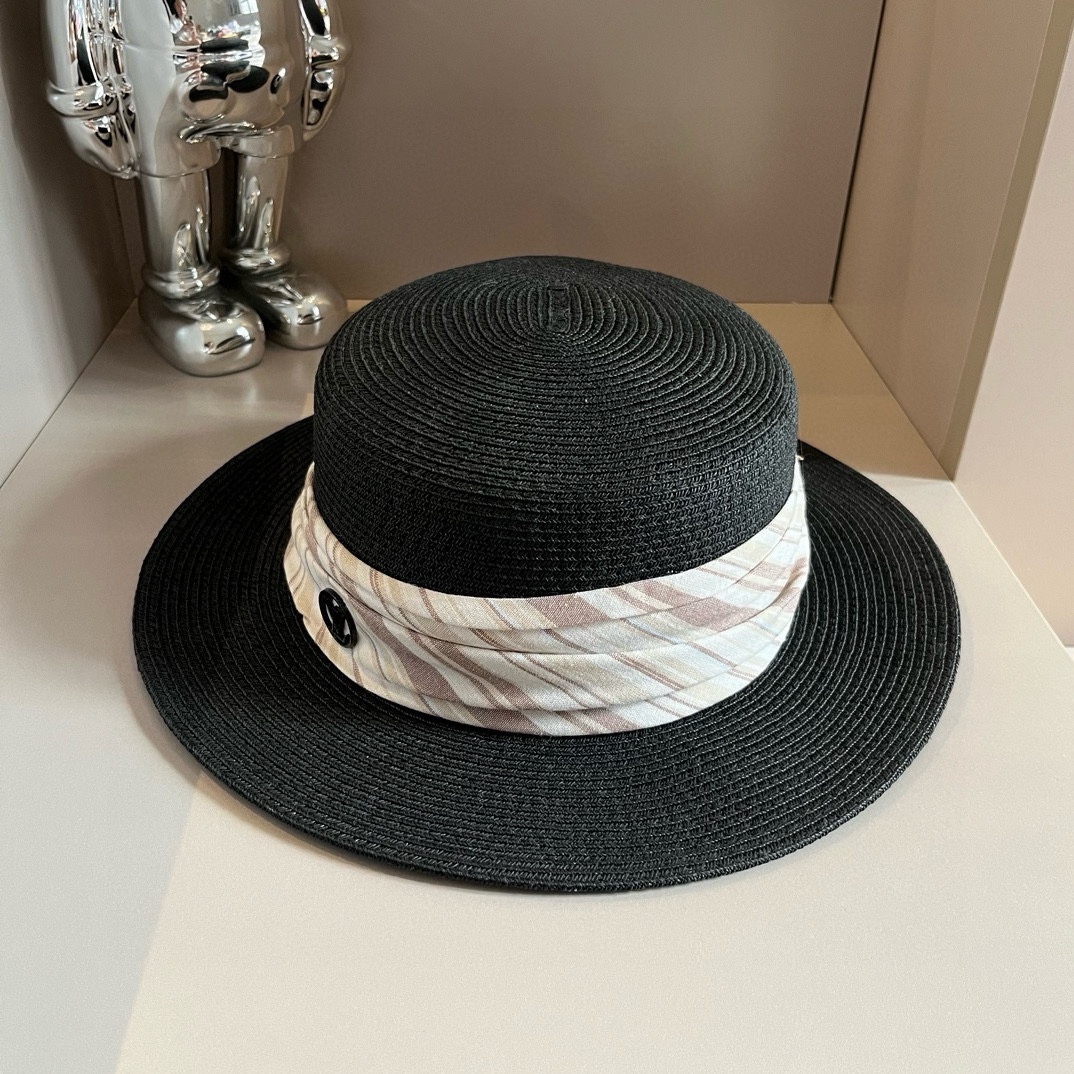 L-V New straw hat, flat top hat, head circumference 57cm.