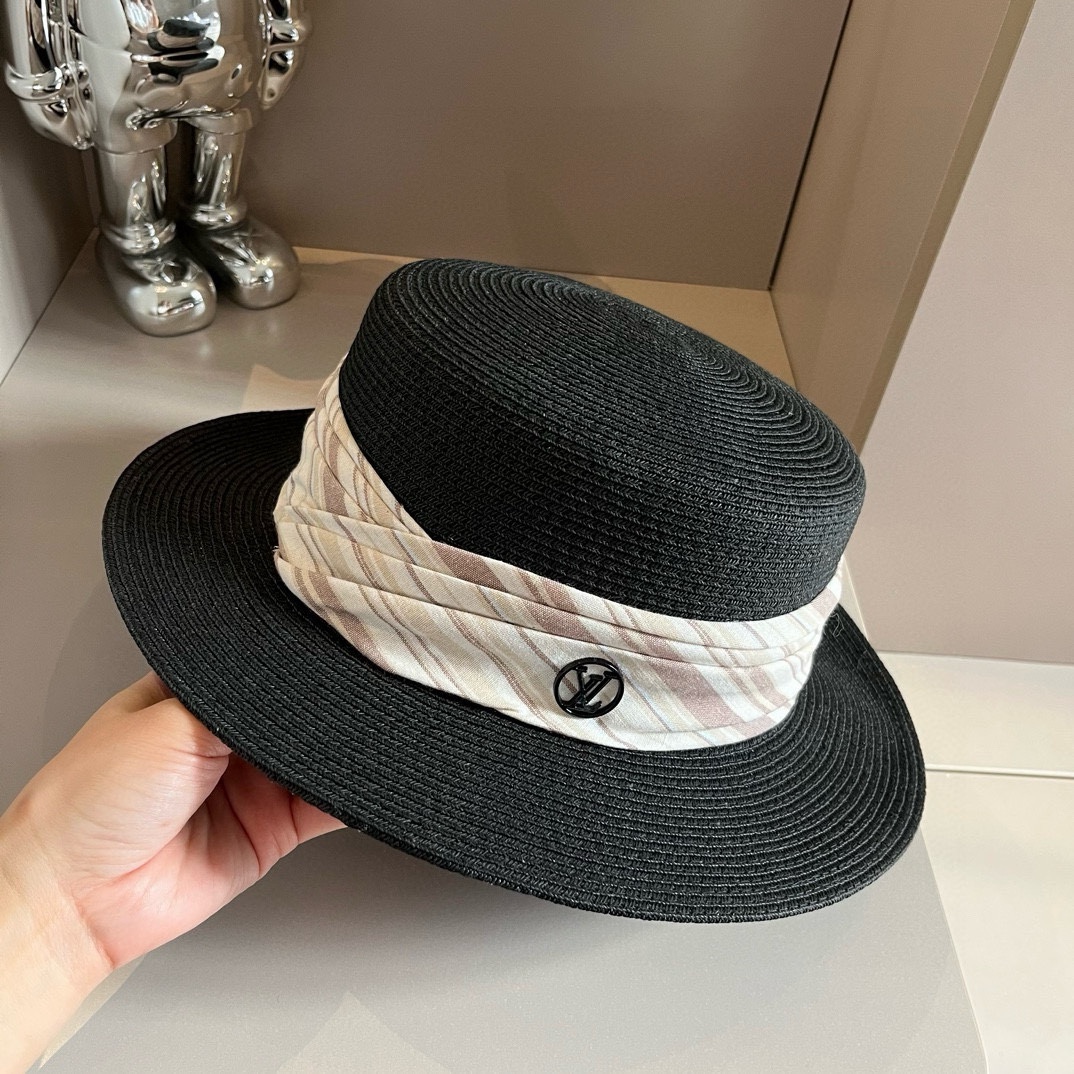 L-V New straw hat, flat top hat, head circumference 57cm.