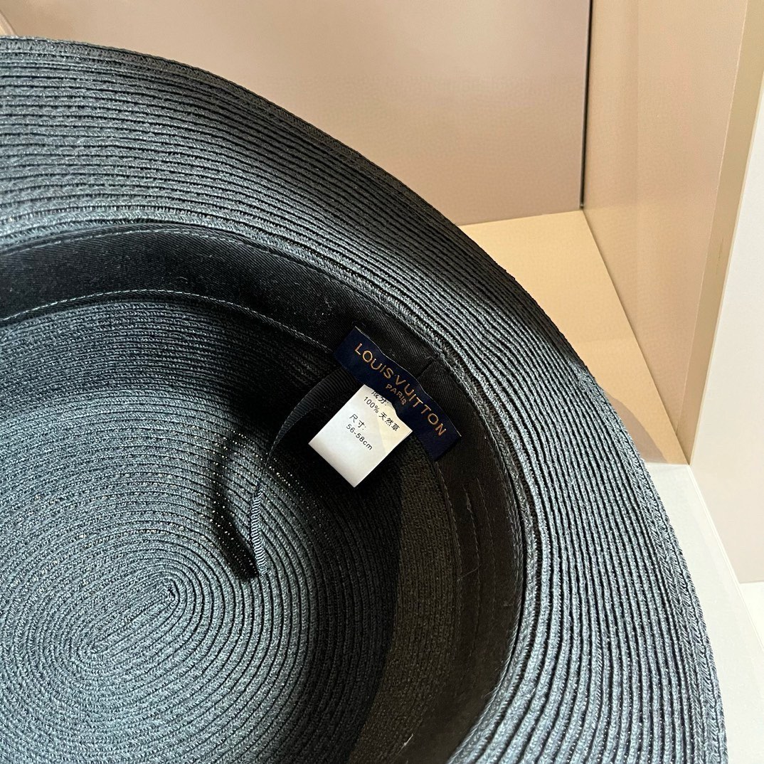 L-V New straw hat, flat top hat, head circumference 57cm.