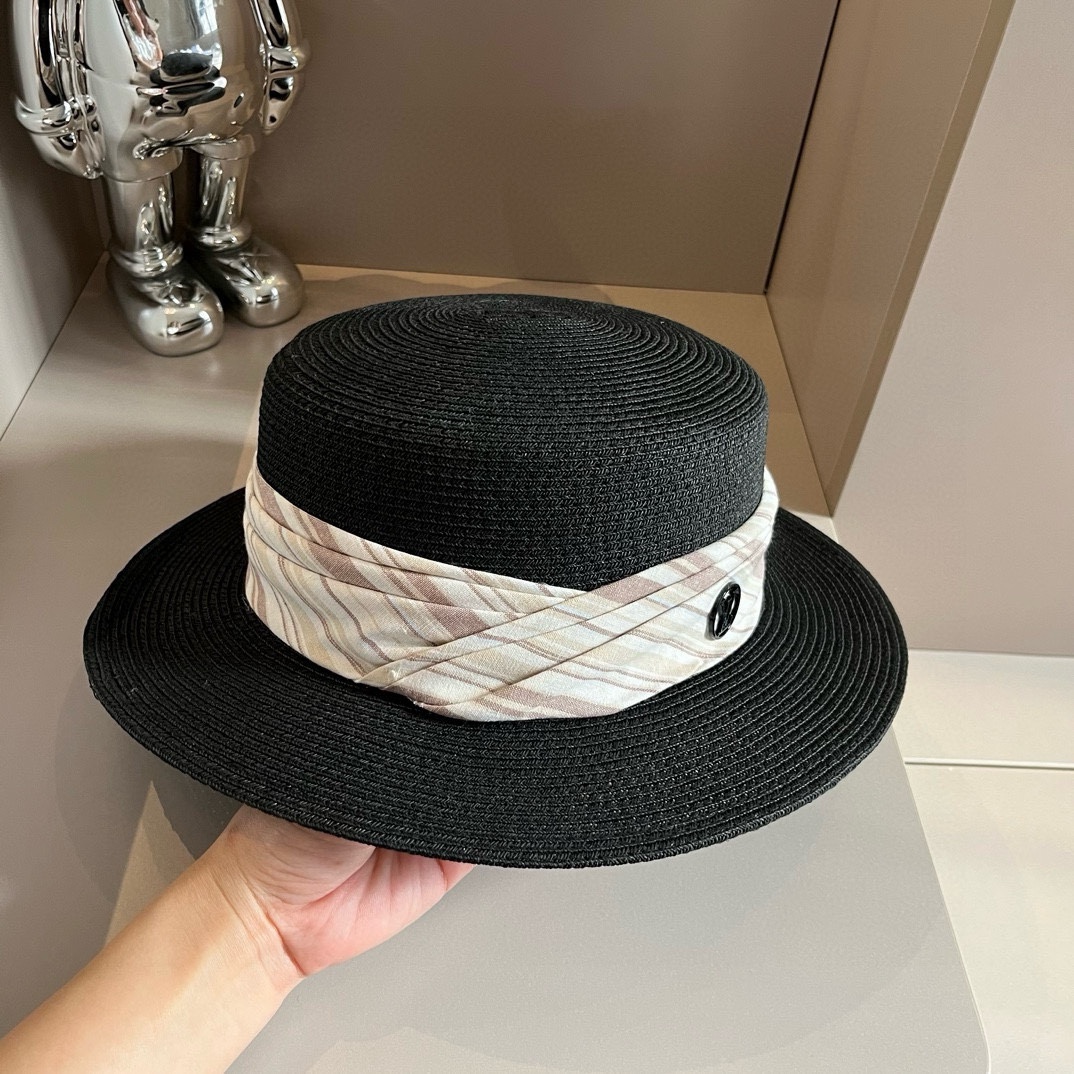 L-V New straw hat, flat top hat, head circumference 57cm.