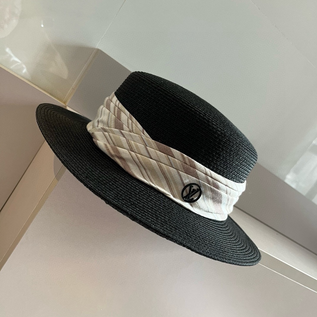 L-V New straw hat, flat top hat, head circumference 57cm.