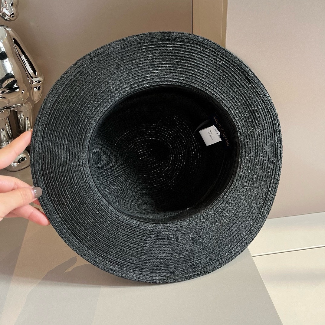 L-V New straw hat, flat top hat, head circumference 57cm.
