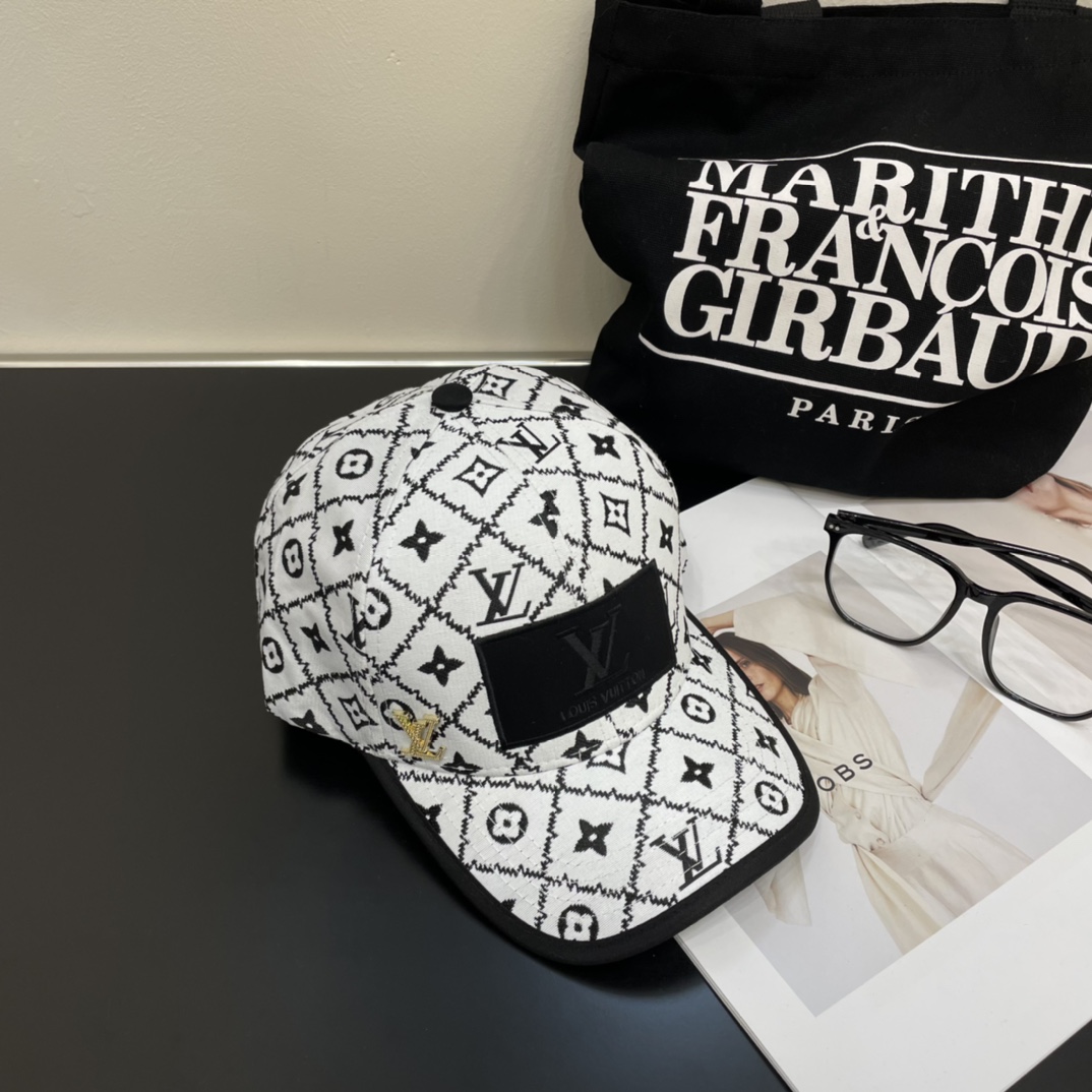 L-V 2024 new original baseball cap, 1:1 mold opening at the counter, excellent quality, and adjustable base head circumference of 57.