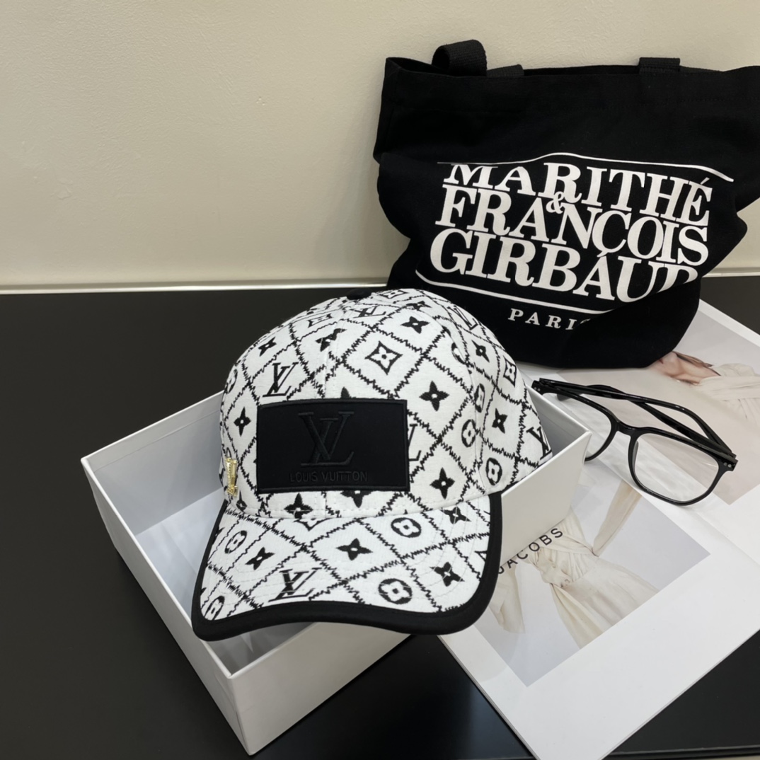 L-V 2024 new original baseball cap, 1:1 mold opening at the counter, excellent quality, and adjustable base head circumference of 57.