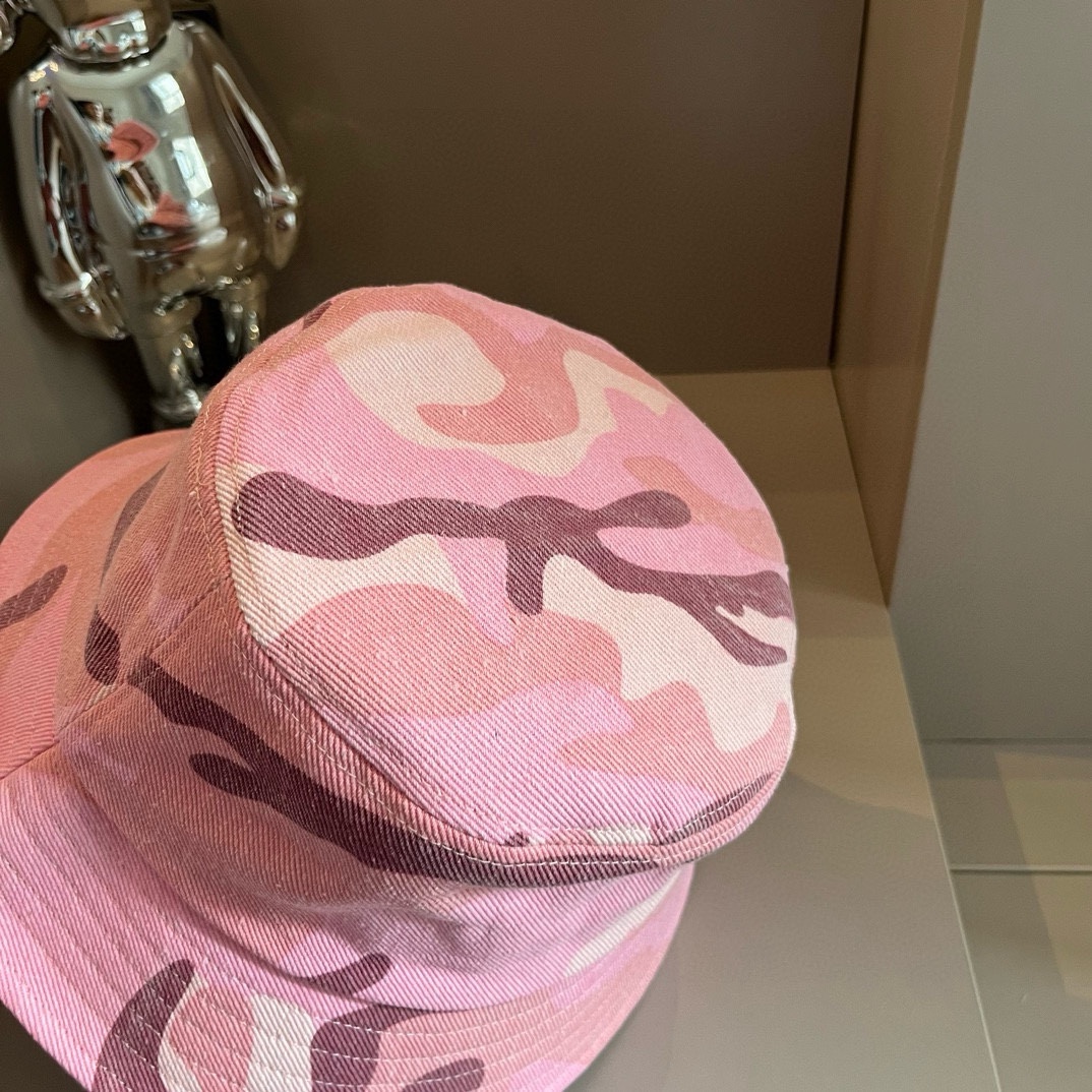 L-V New camouflage baseball cap, head circumference 57cm, new camouflage fisherman hat, head circumference 57cm.