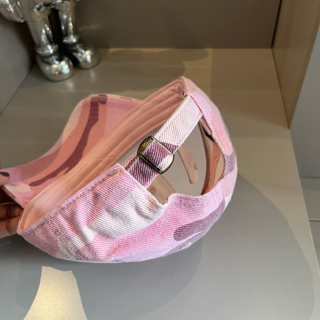 L-V New camouflage baseball cap, head circumference 57cm, new camouflage fisherman hat, head circumference 57cm.