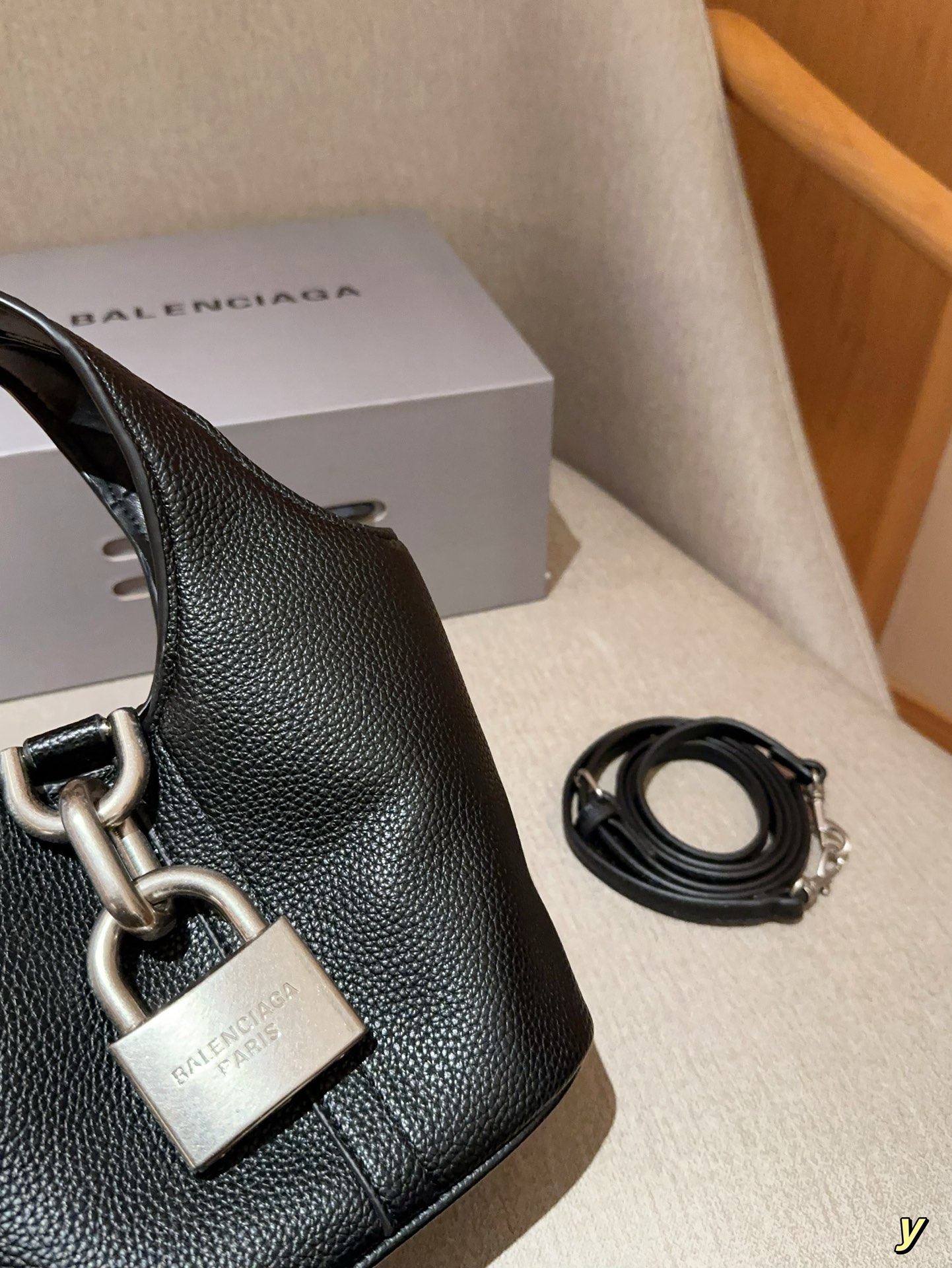 B-A 24 new locker lock bag hobo portable bucket bag Size 18×16×18