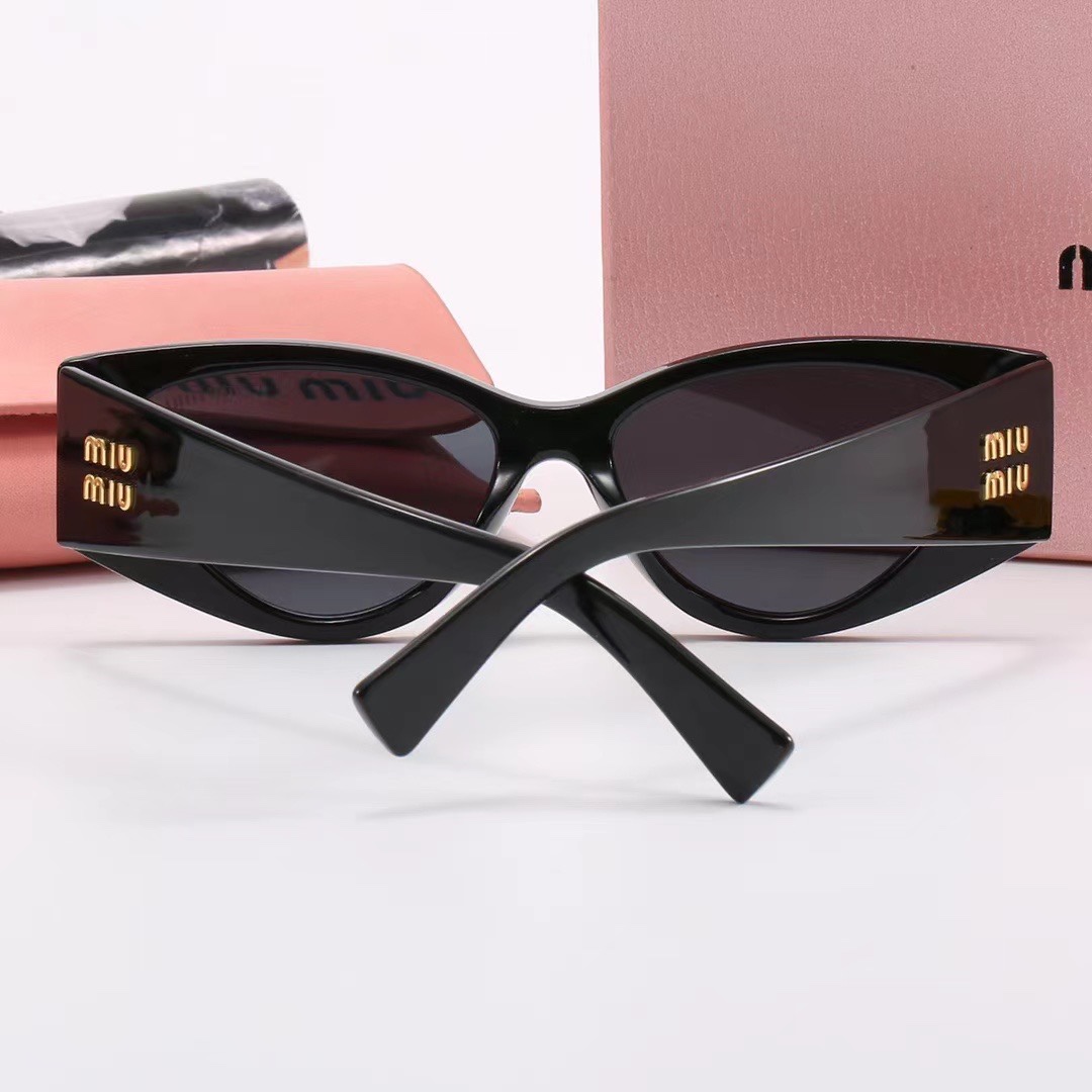  MIU SUNGLASSES WITH BOX