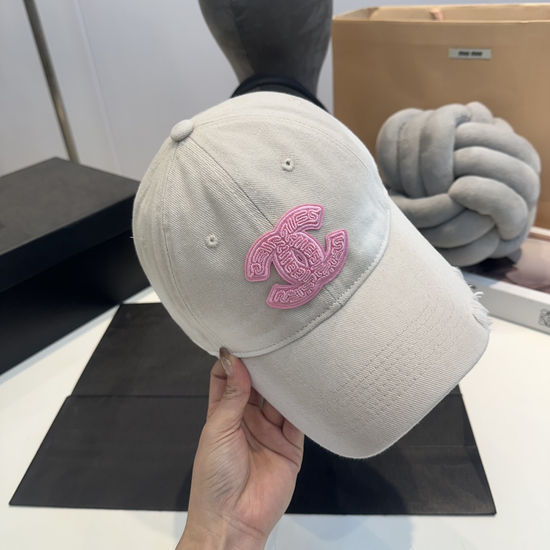 Explosive baC-E seball cap Embroidered cotton four seasons baseball cap, the cap shape is great. It is crisp and stylish, and the face shape is excellent.