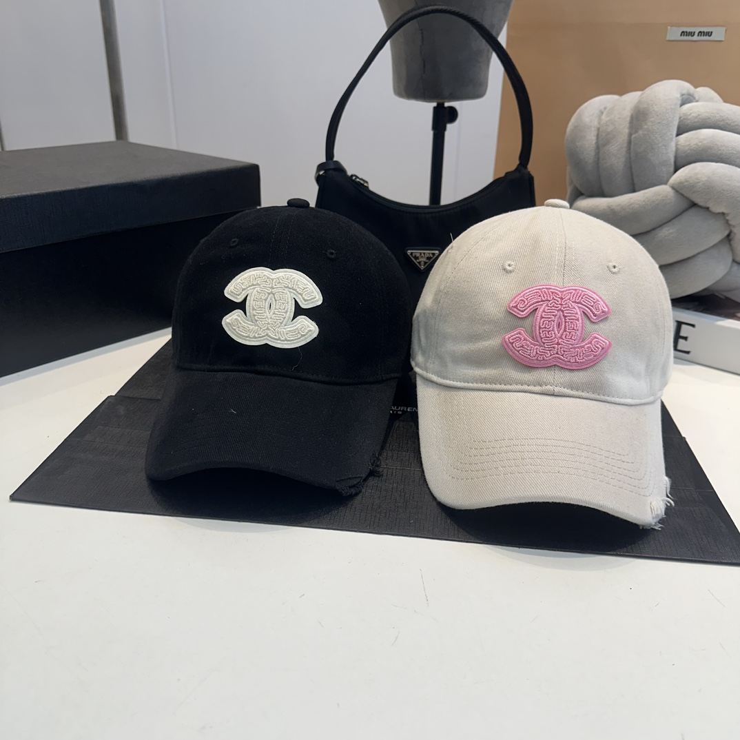 Explosive baC-E seball cap Embroidered cotton four seasons baseball cap, the cap shape is great. It is crisp and stylish, and the face shape is excellent.