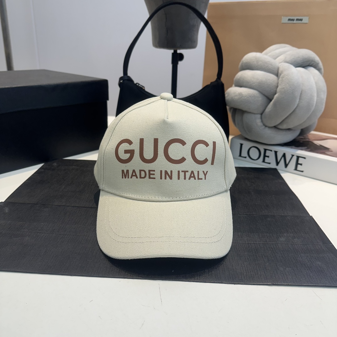 G-G The latest original baseball cap, big pair G, 1:1 mold opening at the counter, light and breathable! Basic head circumference 56, patch can be adjusted.