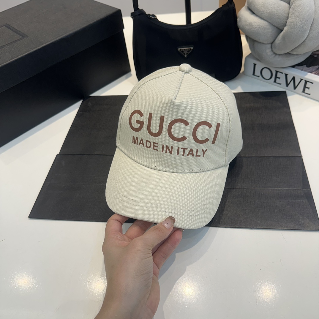 G-G The latest original baseball cap, big pair G, 1:1 mold opening at the counter, light and breathable! Basic head circumference 56, patch can be adjusted.
