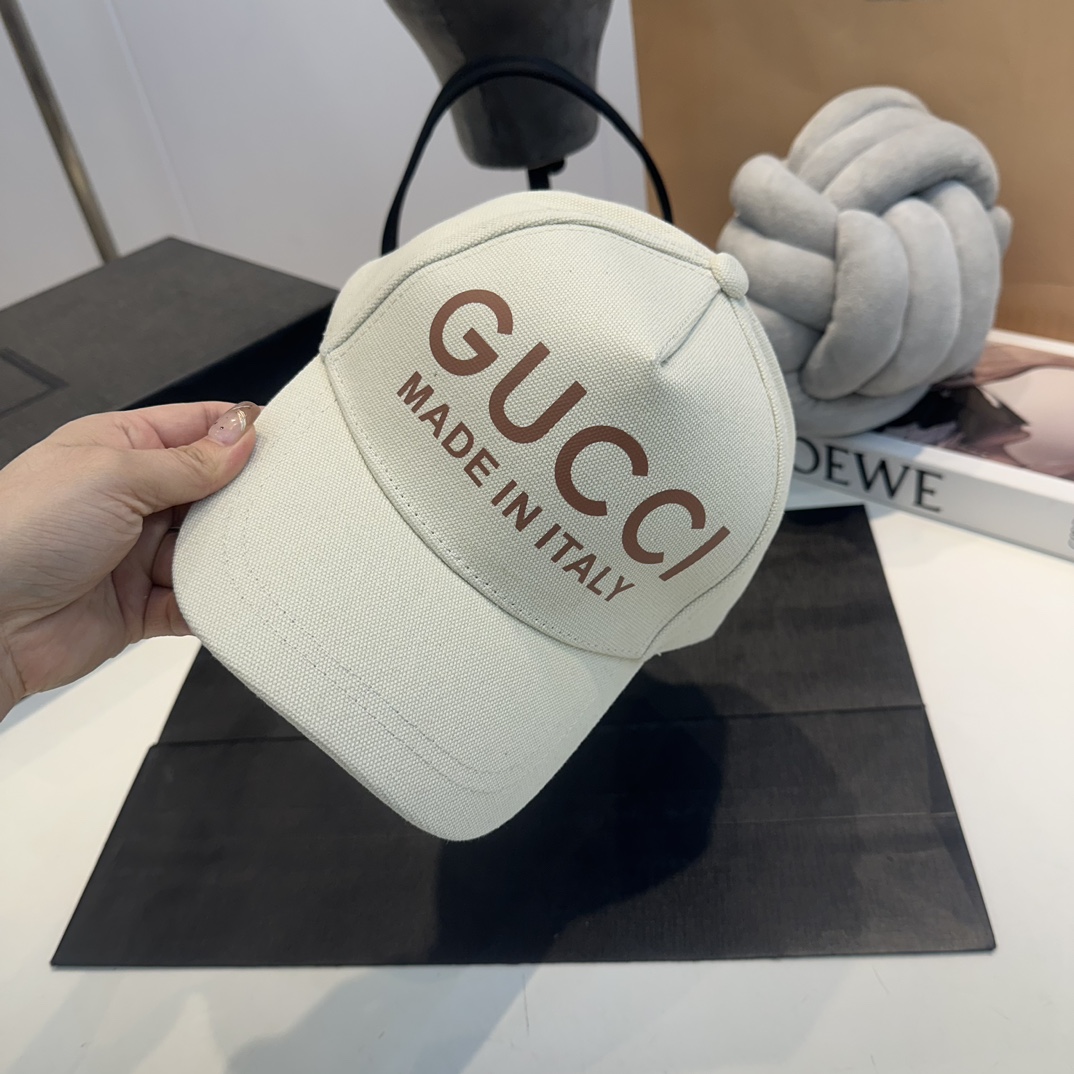 G-G The latest original baseball cap, big pair G, 1:1 mold opening at the counter, light and breathable! Basic head circumference 56, patch can be adjusted.