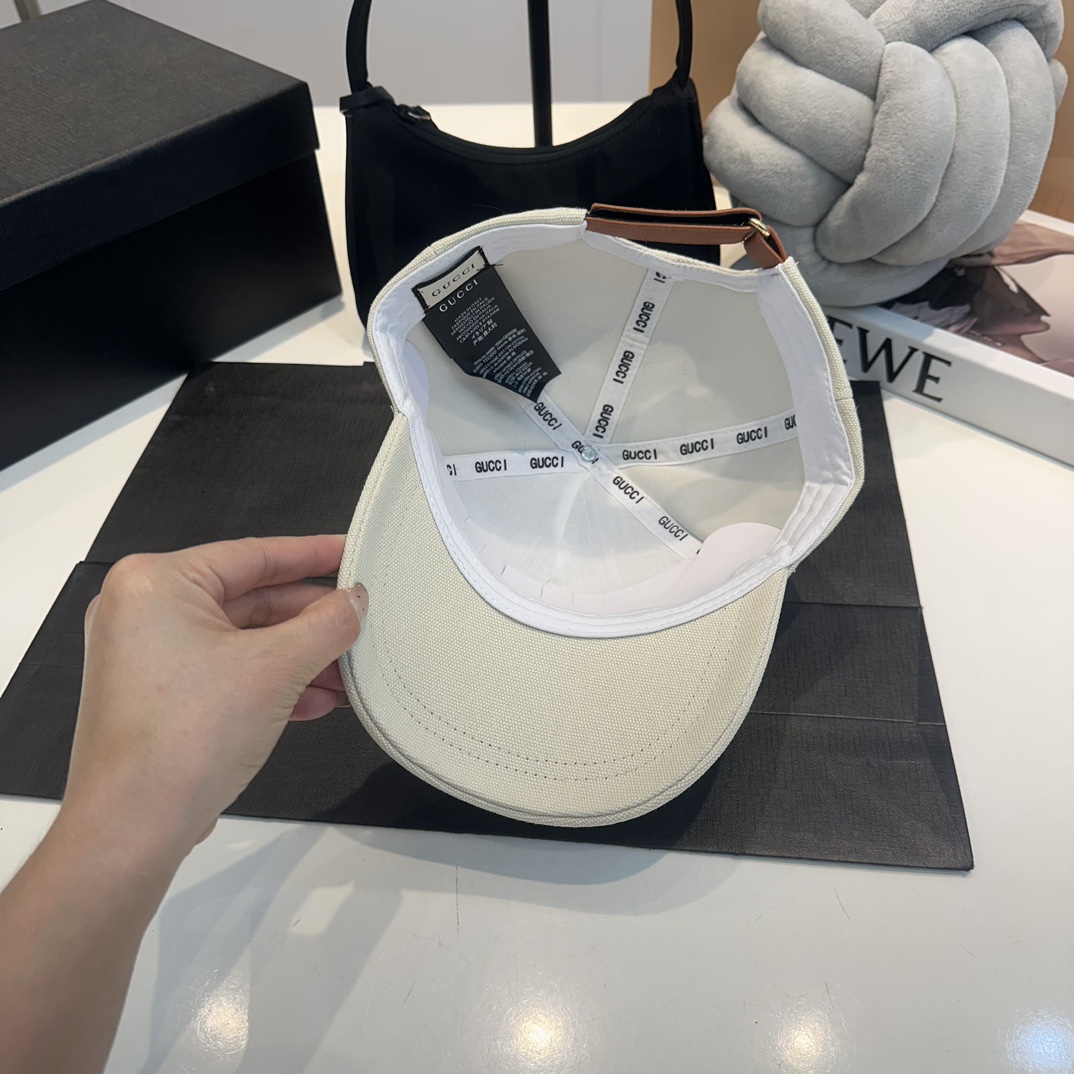 G-G The latest original baseball cap, big pair G, 1:1 mold opening at the counter, light and breathable! Basic head circumference 56, patch can be adjusted.