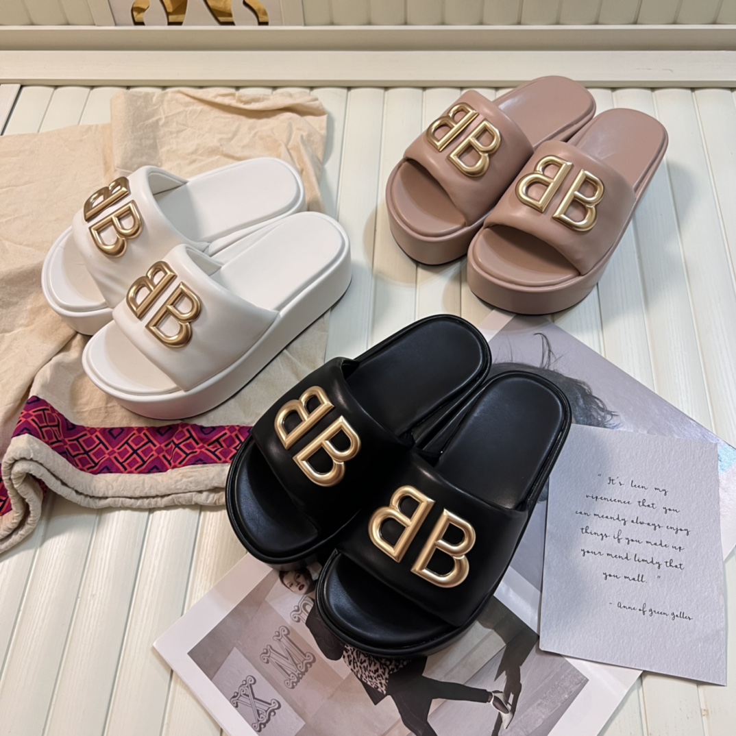 B-A Thick-soled slippers in early summer