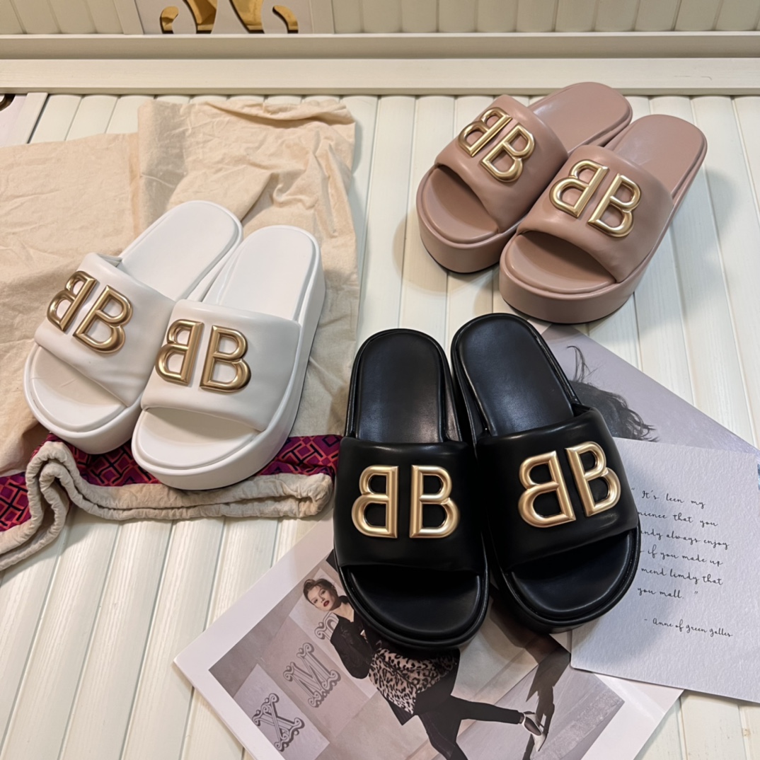 B-A Thick-soled slippers in early summer