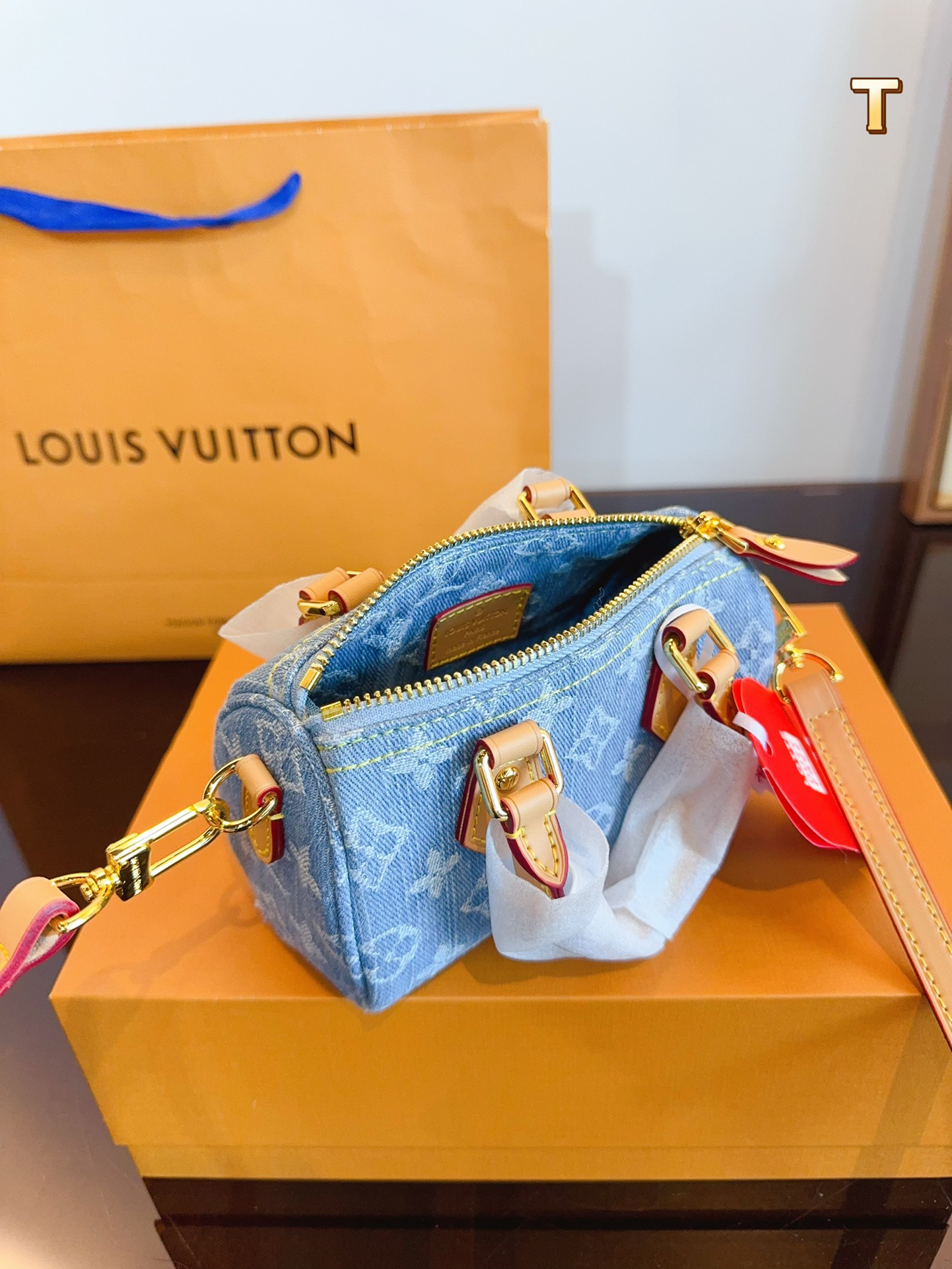 L-V Retro cowboy pillow bag