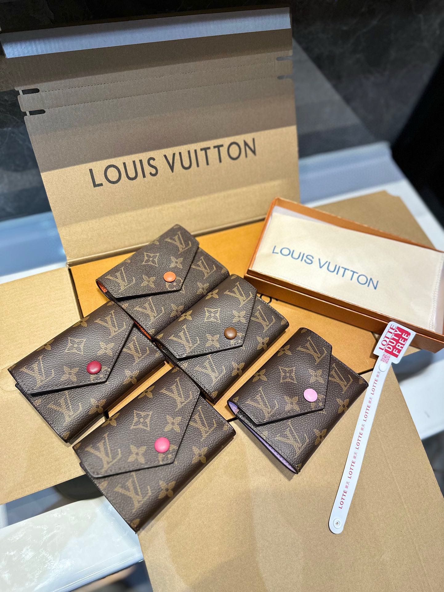 L-V  Coin purse card package