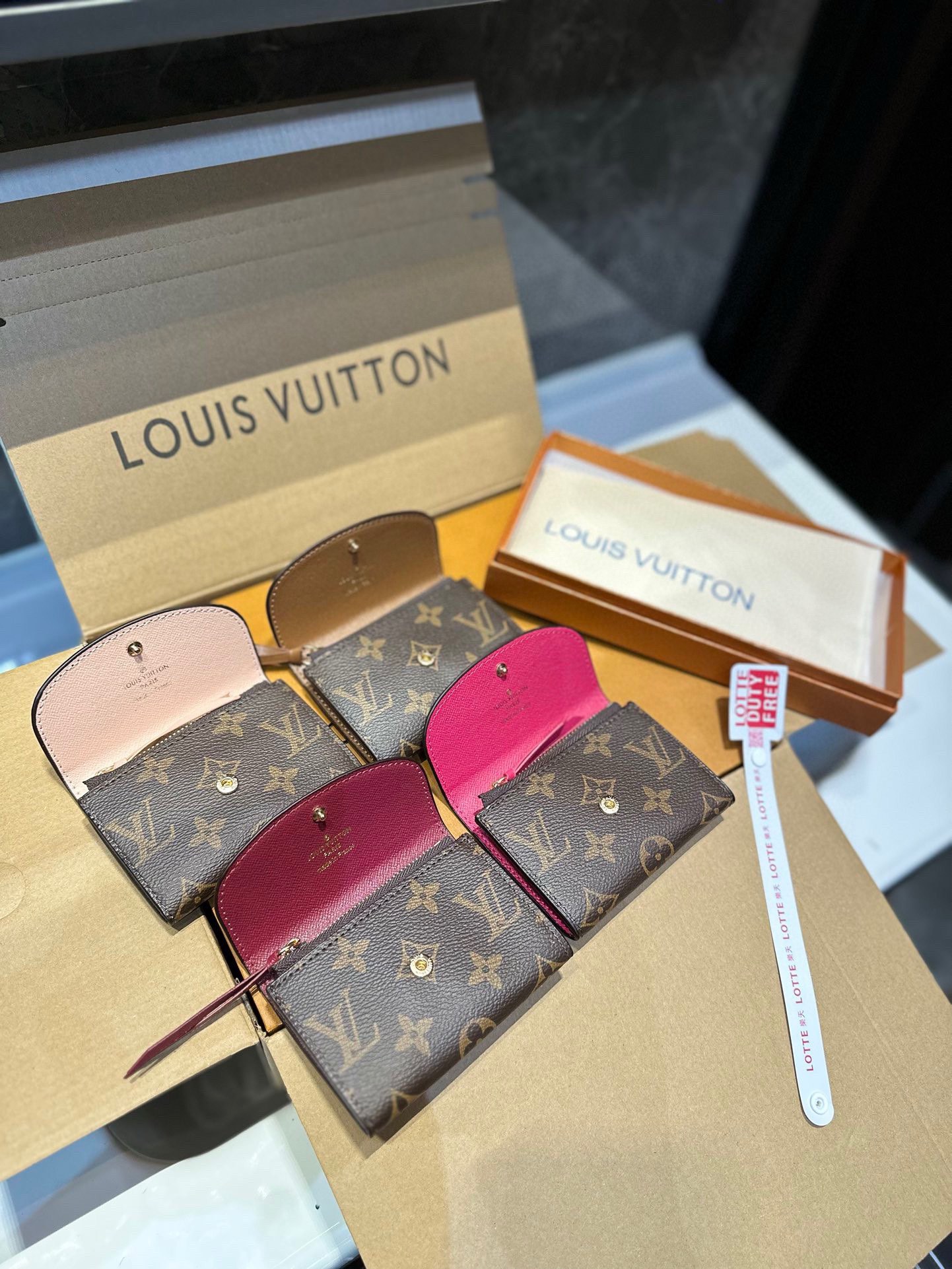 L-V Coin purse card package