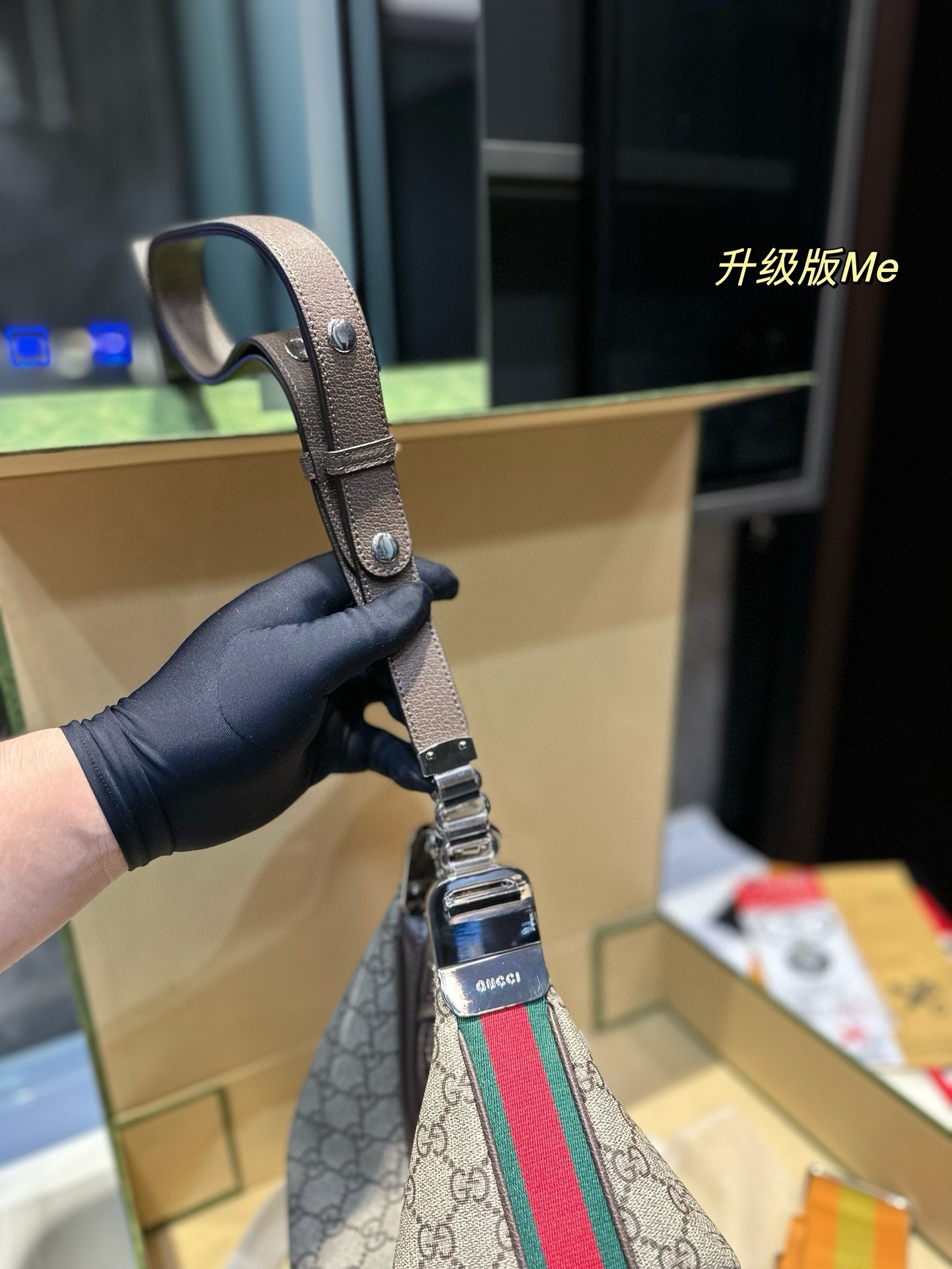  G-G  Attaché unlocks the trend password that modern and fashionable girls should have.