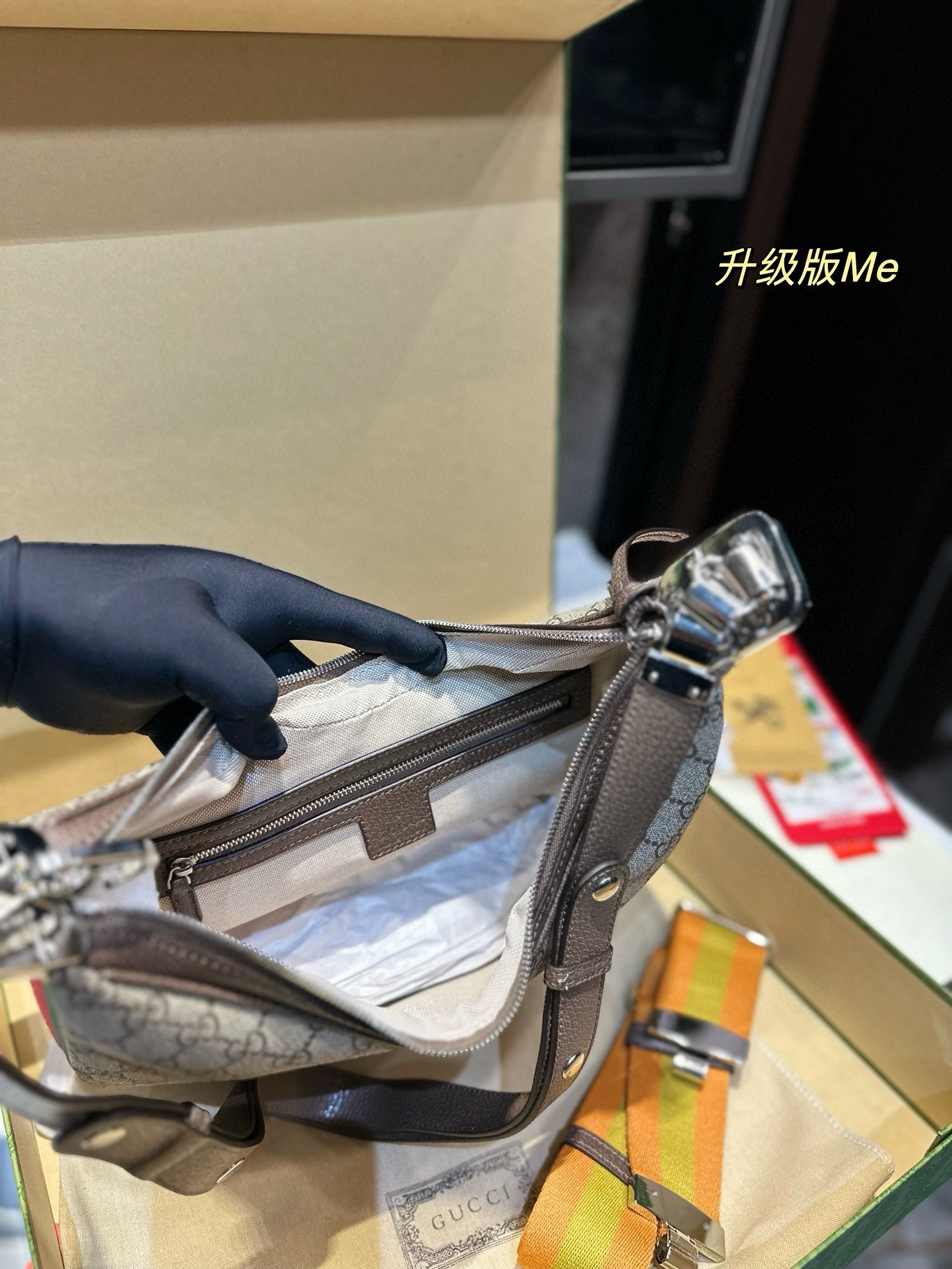  G-G  Attaché unlocks the trend password that modern and fashionable girls should have.