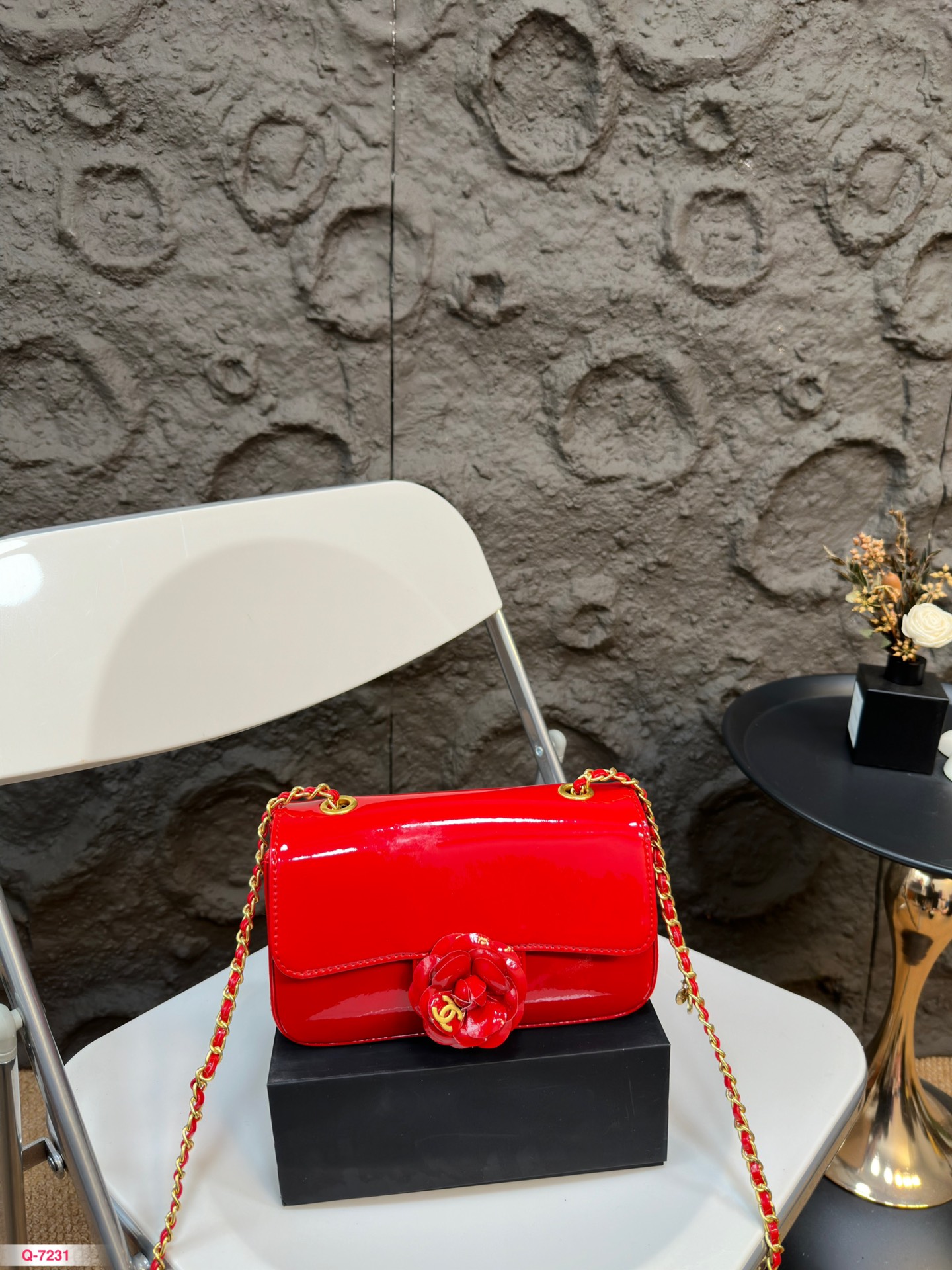 C-L 24c camellia flap bag
