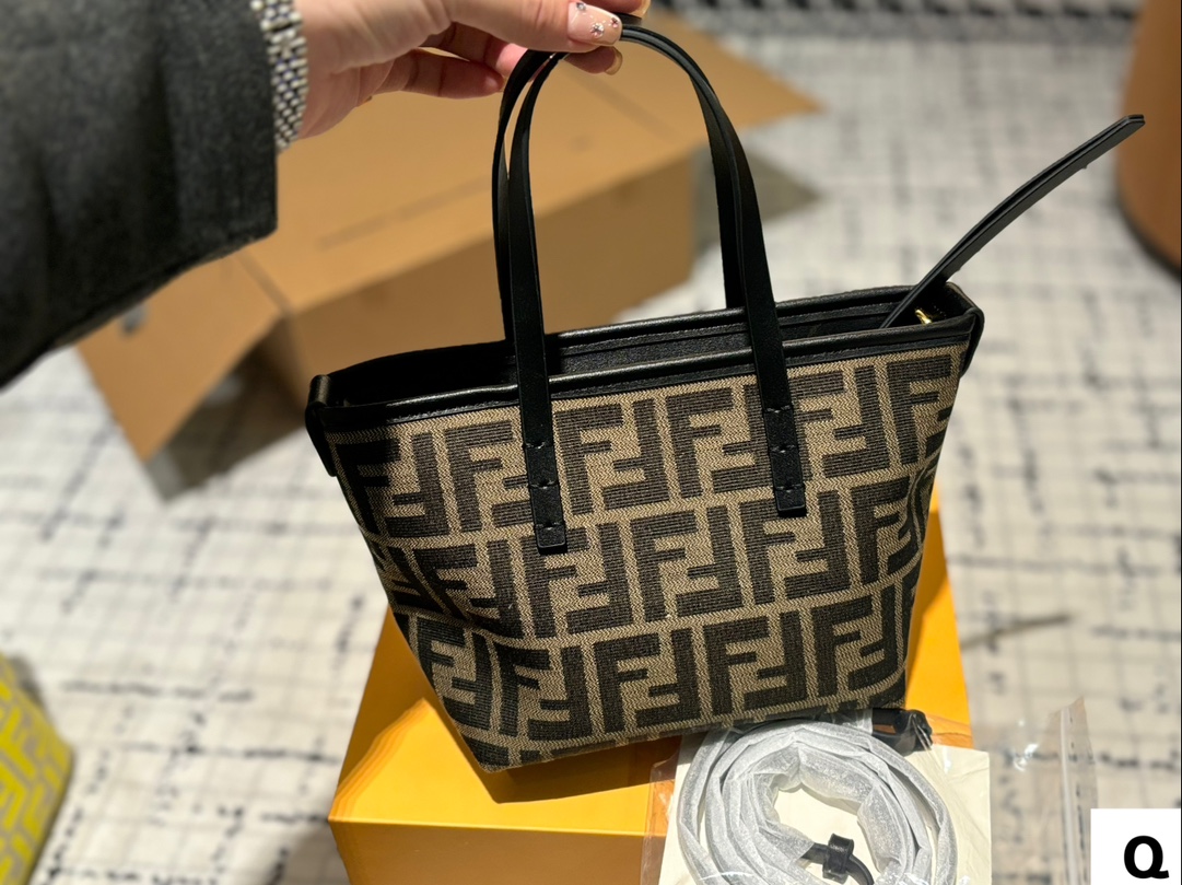 F-I New mini Roll # calfskin with classic presbyopic log o lining