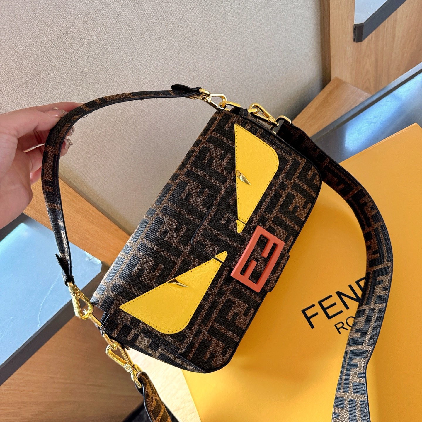 F-I Bags with baguettes