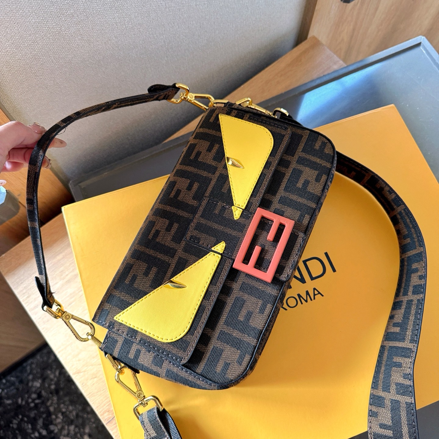 F-I Bags with baguettes