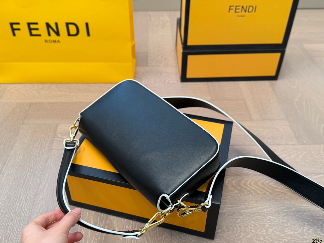 F-I Monster baguette bag