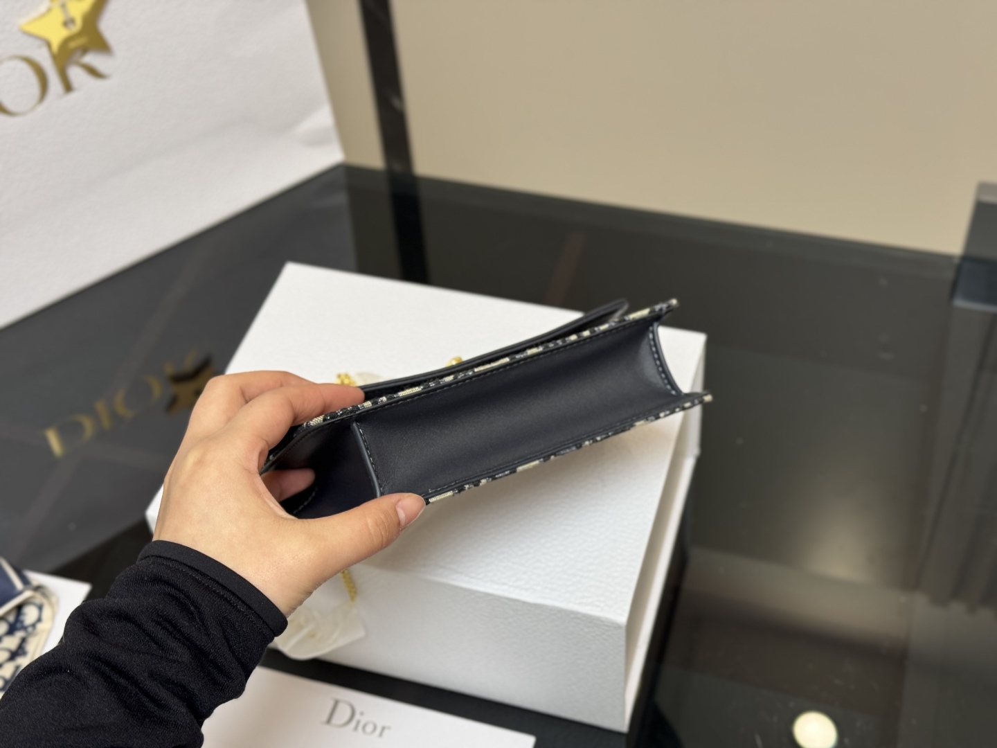 D-R The latest Montaigne chain