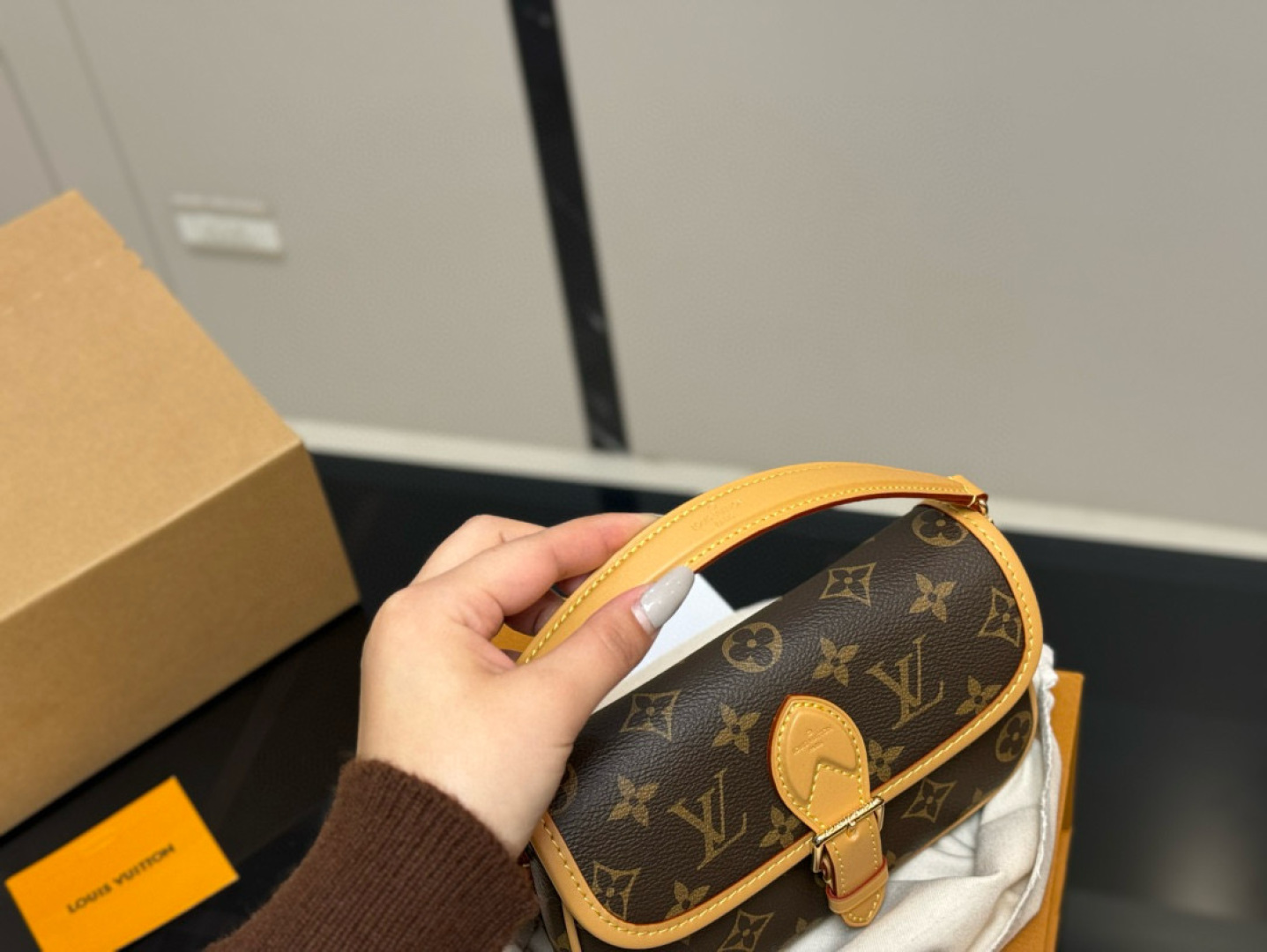 L-V Diane baguette bag