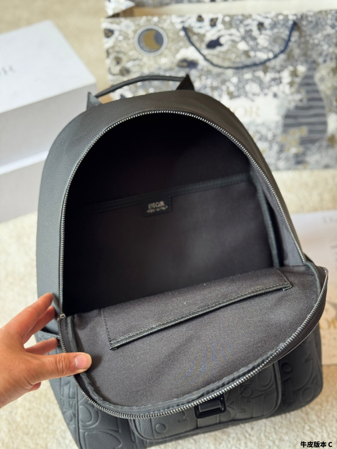 D-R Unisex backpack with large capacity