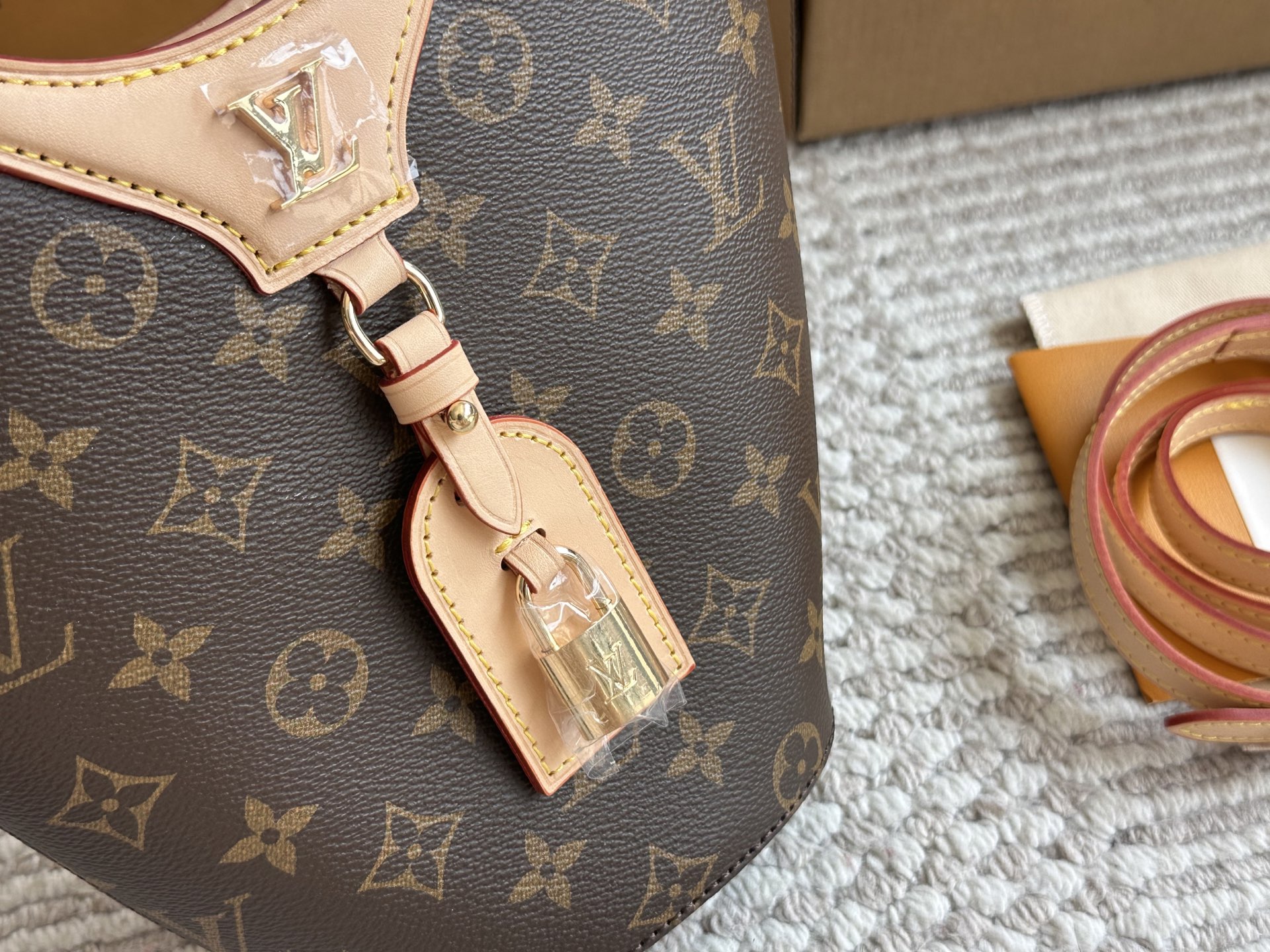 L-V 25SS new show shopping basket